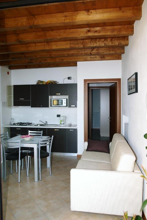 Residence Mirena - Rebomaholidays Tignale Pokoj fotografie